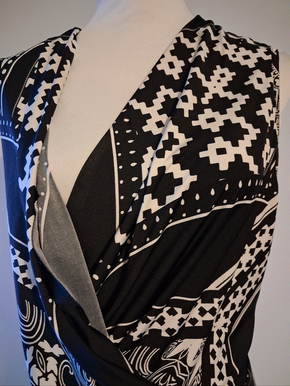 Ashley Stewart Black and White Sleeveless Printed Maxi Dress Size 18/20 - Picture 5 of 12